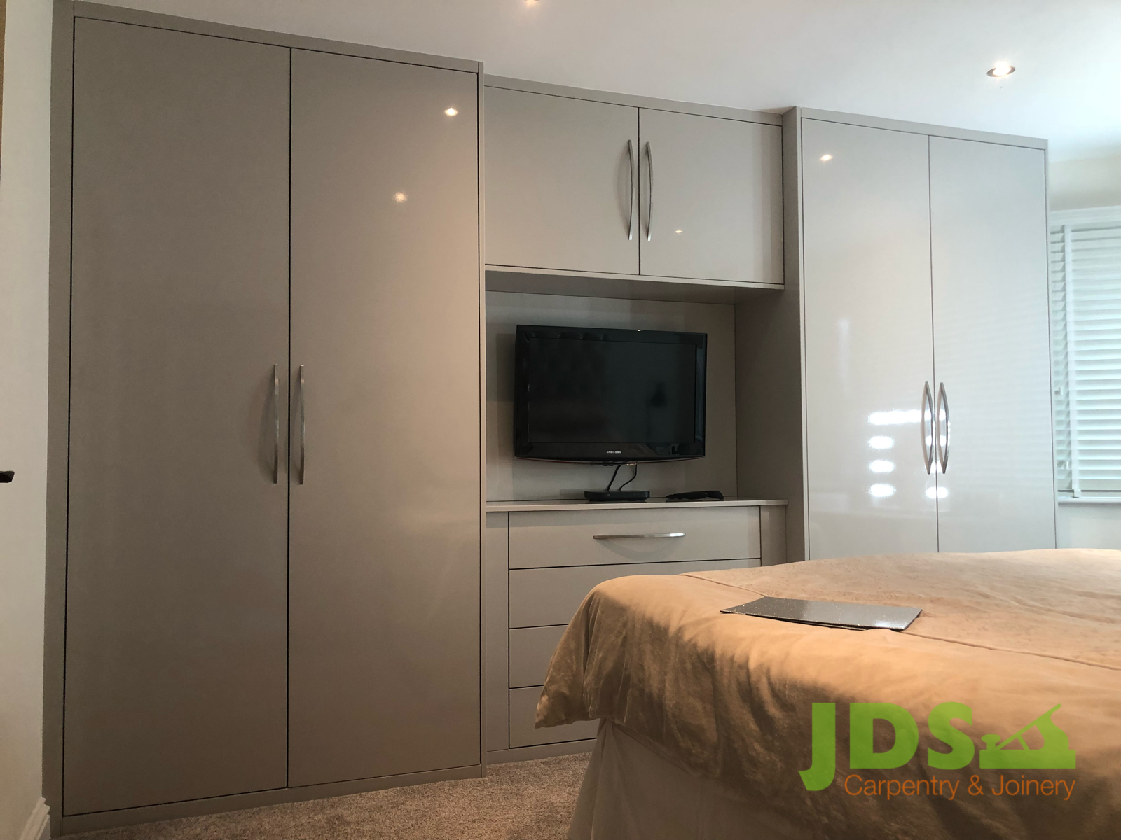 Bespoke Wardrobes Jds Carpentry Joinery